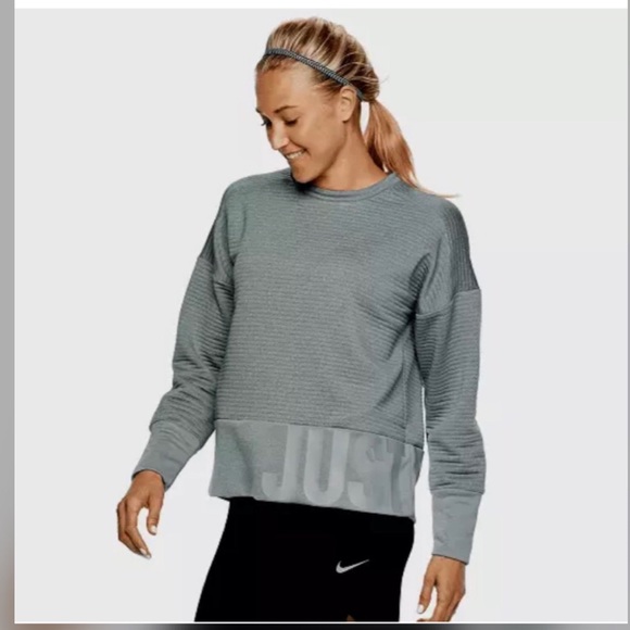 nike training tops